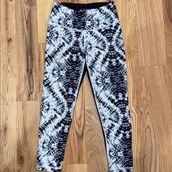 🎉HP🎉Victoria’s Secret VSX capri- LAST CALL - Picture 2 of 5